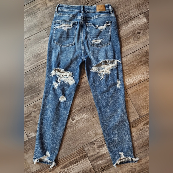 AMERICAN EAGLE Extra Destroyed Dark Acid Wash Jeans Size 0, 0S - Picture 3 of 5